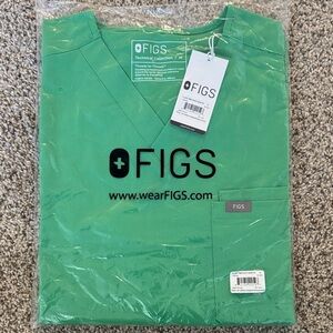FIGS BRAND NEW SCRUB SET SIZE M GREEN  LEON TOP CAIRO PANT